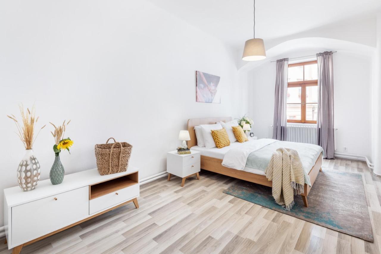 Wine & Bike City Tower Apartments Znojmo Exterior photo