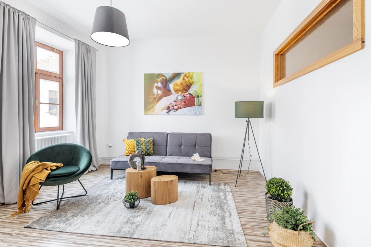 Wine & Bike City Tower Apartments Znojmo Exterior photo