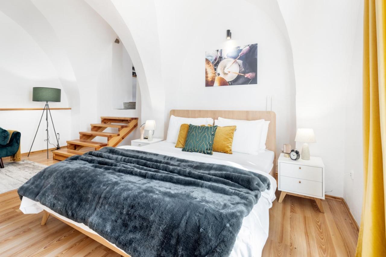 Wine & Bike City Tower Apartments Znojmo Exterior photo